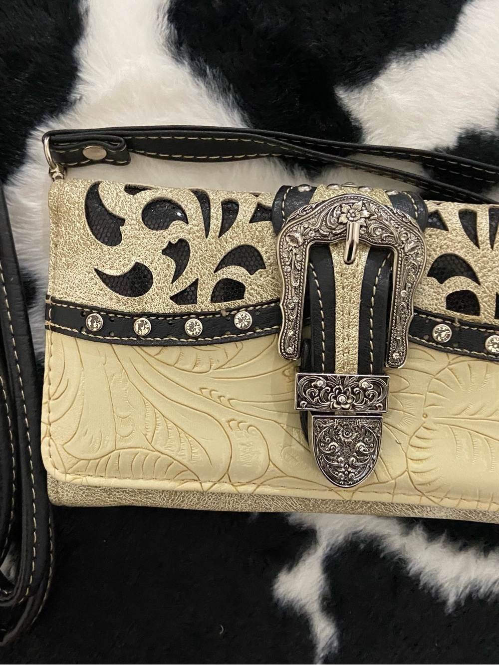 Western Embossed Buckle Wristlet - Cream and Black